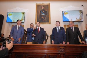 Juan Pablo Valdés juró como gobernador, instando a “seguir transformando Corrientes”