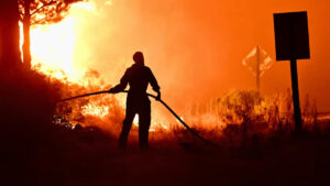 Avanzan los incendios y Chubut espera la llegada de lluvias para frenar el fuego