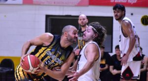 A puro triple, Colón se llevó un valioso triunfo de Mercedes por la Liga de Básquet