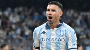 En “El Cilindro”, Racing le ganó 2 a 0 al Estudiantes cordobés