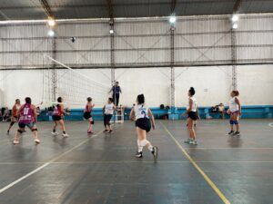 Gran convocatoria en el torneo de vóley disputado en el Polideportivo Diego Maradona