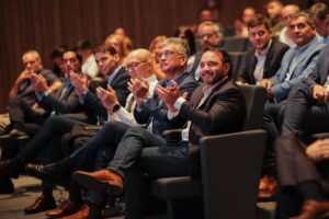 El gobernador Valdés asistió a una charla sobre “el nuevo mapa económico”