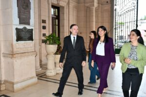 La ministra Ana Miño superviso los protocolos de seguridad ante amenazas en colegios