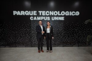 Valdés acordó con Amazon capacitaciones en IA y financiamiento para startups