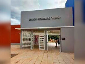 Prohíben celulares y mochilas en el Colegio Maipú de Yapeyú