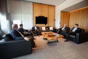 El gobernador Juan Pablo Valdés avanza en gestiones para potenciar la industria