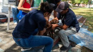 Vacunación antirrábica gratuita en el barrio “Simeón Payba”