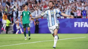 Con tres goles de Messi, Argentina debutó en el Mundial con goleada ante Argelia