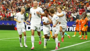 Con gol de Haaland, Noruega venció a Costa de Marfil y jugará con Brasil en Octavos