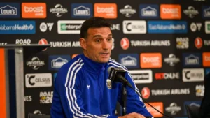 Antes del debut ante Argelia, Scaloni habló el “Dibu” y del misterio del 11 titular