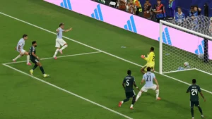 Uruguay sufrió, reaccionó en el final y rescató un empate ante Arabia Saudita
