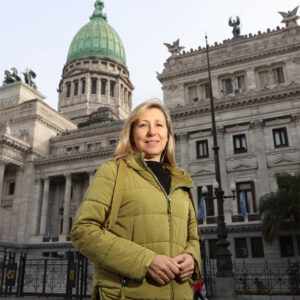 Diputada lidera encuesta en imagen positiva y Milei no está entre los tres primeros