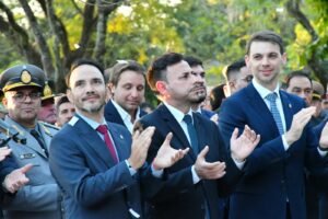 El gobernador Valdés encabezó el acto por el 209° aniversario de Loreto