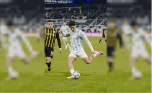 Racing sufrió una dura caída ante Atlético Tucumán en Avellaneda