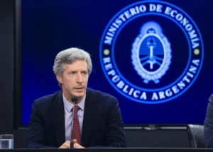 Piden citar a Bausili al Senado para saber dónde están las reservas de oro del Central