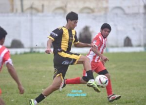 Se disputó la cuarta fecha del Torneo Oficial de Fútbol de Primera División en Libres