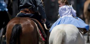 Con cabalgata y destrezas criollas, Libres celebrará el Día de la Tradición