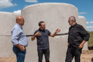 Valdés supervisó obras hídricas estratégicas en San Luis del Palmar y “La Palmira”